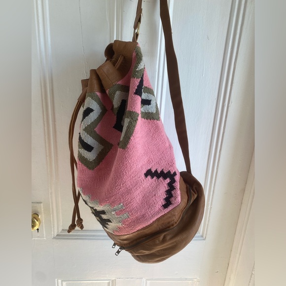 Urban Outfitters Ecote Kilim Aztec
Bucket Bag - Picture 4 of 11